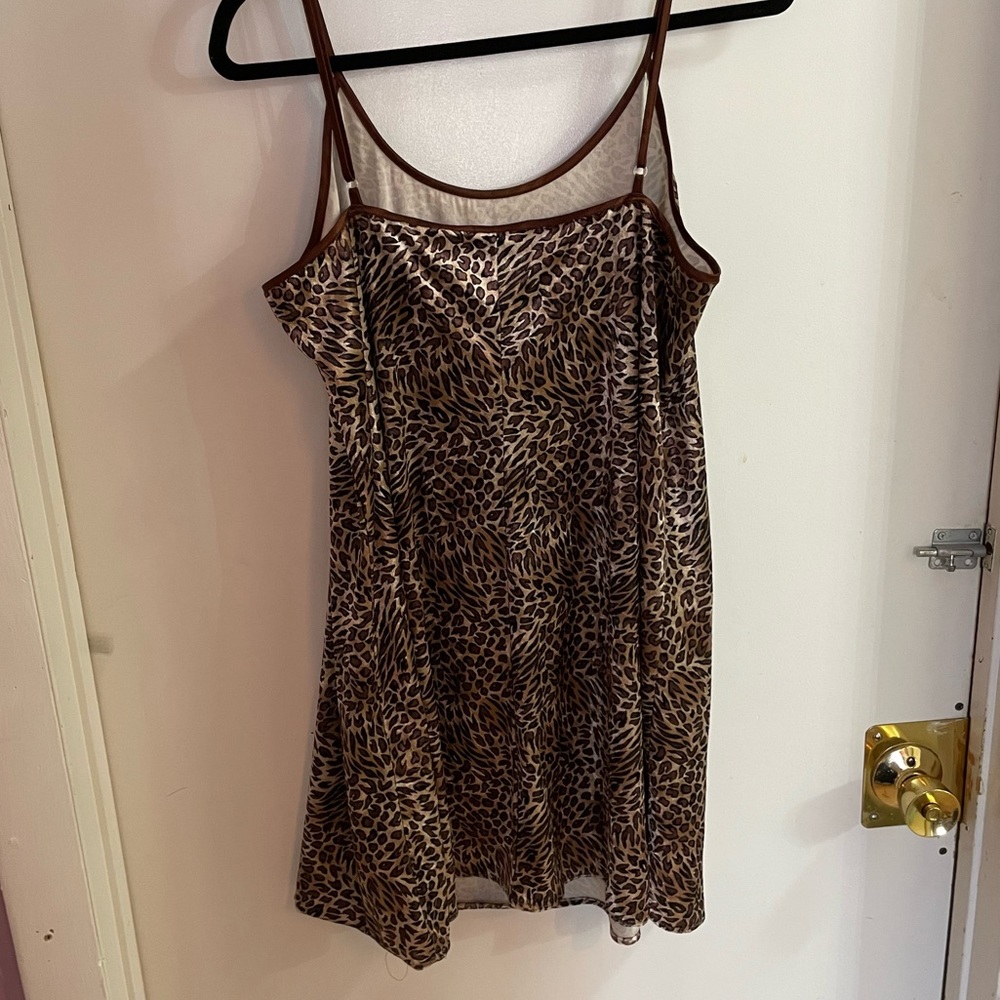 Leopard Velvet Slip - Picture 5 of 5
